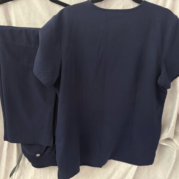 Figs Technical Collection Deep Blue Scrub Top & Bottom - Picture 3 of 7